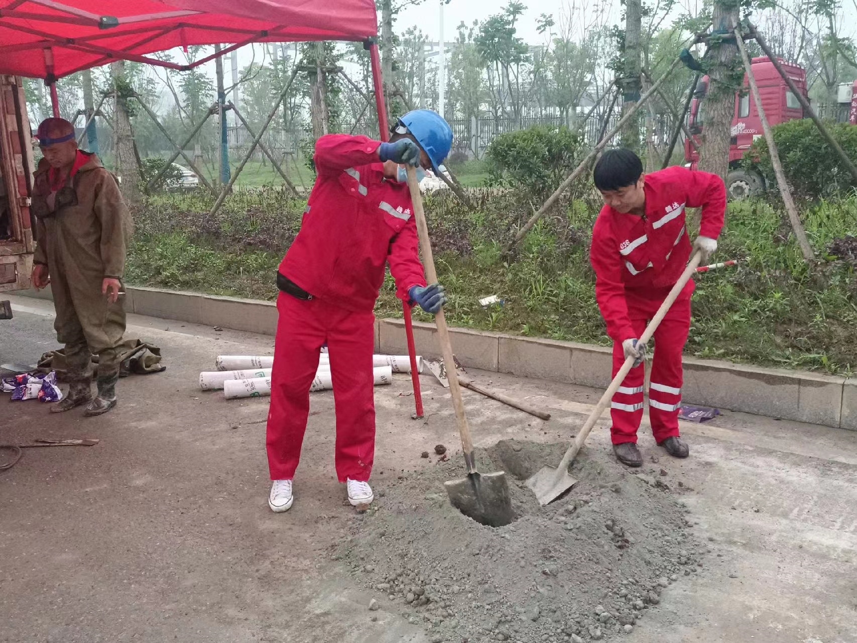 石棉管道疏通哪家好】及时进行市政管道清淤